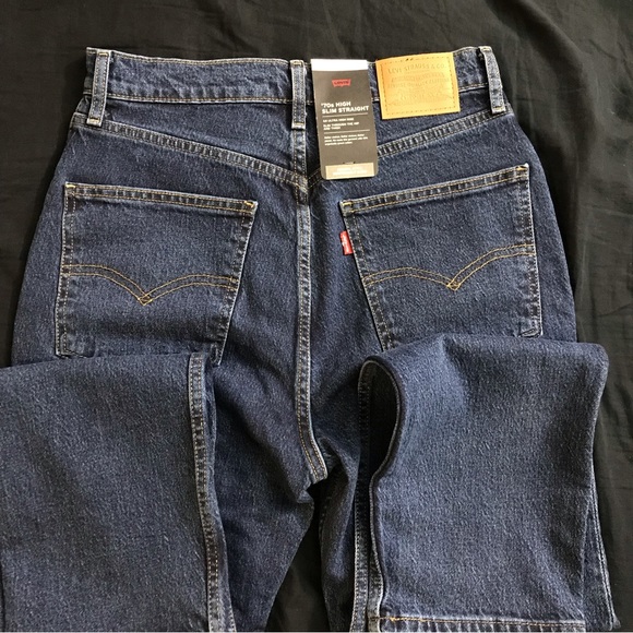 Levi’s 70s High Rise Slim Straight Jeans - Picture 7 of 9